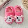 Slippers 2024 Winter schattige pinguïn kinderen comfortabele baby warme katoenen schoenen jongens en meisjes huis indoor dieren pluche