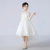 Robe fille robe de filles Princesse 2024 Été Middle et Big Children's Piano Performance de style occidental fleur de style occidental Chil