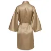 Wedding Party Team Bride Robe met zwarte letters Kimono Satin Pyjama's Bridesmeisje Bathrobe SP2000 240408