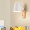 Wandlampen moderne LED -Lampe mit Schalter Massivholz einfaches Wohnzimmer Flur Flur