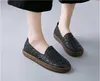 Kvinnor skor hål läder sommar ihålig ut mjuk sula modersandaler non slip gravida kvinnor skor sjuksköterskor skor stora 33-42 240412