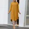 Robes décontractées sur les manches longues musulmanes pour femmes bouton Abaya robe Dubai Tenue en deux pièces pour femmes