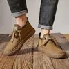 Casual schoenen herenmerk bruin mid top omgekeerde suède outdoor comfortabel veter sporten ronde teen flat