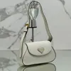 1BD358 Designerin neuer Umhängetasche 5A Spiegelqualität Frauen Mini Handtasche Unterarmtasche Dreieckige Handtasche Klassische Flip-Tasche Modetrendy High-End Elegant BB4447