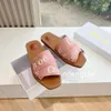 Berömda designer sandaler kvinna woody clogs tofflor brev tryck canvas sandaler kvinnor glider plattform toffel sommar sandels strandskor skjutreglage med låda med låda