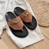 Luxury Summer Slippers Designer Män kvinnor Empire Sandaler Skor Fashion Brand Läder Palladium Plated Buckle Beach Rabatt Mens Tisters