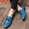 Chaussures décontractées pour hommes Muis de pouce Slip sur le cuir Men bleu clair habillage de mariage extérieur Fode italien Big Size 48