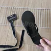 Sandales élégantes Slip de haute qualité avec pantoufles plates plats classiques Design Classic Fashion disponible