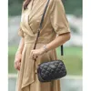 FI Solid Color Shoulder Bag Crossbody Väskor 2024 Ny minimalistisk diamd kamerapåse läder vävt väska kvinnlig designer handväska 31mu#