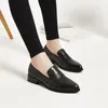 Casual schoenen voor vrouwen 2024 Punted teen dames zomerschoenen lage hak elegante zwarte mocassins formele Koreaanse stijl chic point het laatstest