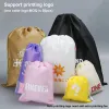 Väskor Stobag Nonwoven DrawString Bags Shoe Clothes Storage Fabric Portable Reusable Travel Organizer Bakar Anpassad logotyp (extra avgift)