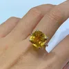 Cluster anneaux est des bijoux de bague de conception pour femme avec une pierre précieuse citrine naturelle 13 13 mm datation de datation