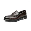 Sapatos casuais Spring Patent Leather Men 2024 deslize em mocassins formais mocassins Male preto italiano dirigindo