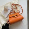 Bolsa quadrada de cor doce para mulheres em 2023 fresco doce moda fofa um ombro portátil portátil bolsa casual para mulheres