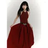 Casual Dresses Summer Women 2024 Dress Zevity Vintage Red Vest Design Sense Niche Backless Suspender kjol Kvinnlig fest långa klänningar.