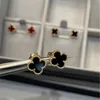 Charme de marque Van High Edition Four Leaf Grass Small Boucles d'oreilles femelles Femelle Placage épaissis 18k Rose Naturel Black Agate White Fritillaria Bijoux