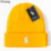 Новый дизайнерский дизайнер Beanie Classic Letter вязаные капоты для мужских женских осенних зимних зимней теплой толстой шерстяной вышивкой холодные шляпы Pol Polse Street Hats L P18