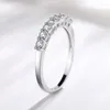 Cluster ringen hoyon 18k witgouden simulatie diamanten rij ringvoorstel voor bruiloft vrouwelijke prinsesgroep inlay stapelen staart wijs vinger ri