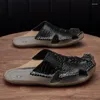 Slippers Men Chaussures de haute qualité Sandales en cuir authentiques Slip-on Place Male Male Resistant Soft Plus taille 48