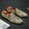 Chaussures décontractées 2024 Luxury Mens Cuir Fashion Fringed Leopard Logs Slip-On Party for Men Large Taille 38-46