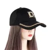 Ball Caps Apparel Accessories Lettre m Lettres anglaises Ajustement Pap Peak Cap Femme Baseball Soleil Corée Visor Soleil Bling Rhinaistones