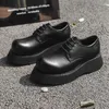 Chaussures décontractées au fond épais habille de la rue Street Style Men Formal Oxford pour hommes Elegant Footwear Social Mâle Escenseur
