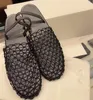 2024 Nuovi sandali a rete nera nera calda da donna cavo out mesh cool slingback designer scarpe da spiaggia sexy per donne