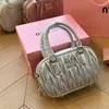 Lady Miumiubag Wander Matelasse Bowling Boston Designer Bag Luxe vrouwen Mini Cross Body Schoudertas Koppeling Tas Tas Tas Teddy Lederen Purse Moon Hand Tas