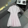 Basic Casual Dresses Designer vroege voorjaar nieuwe ch nanyou gaoDing minimalistische stijl brief kralen borduurwerk hoge taille geplooide streep shirt jurk 5 dpf