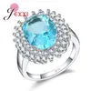 Ringos de cluster Big deslumbrante anel de flor azul de cristal azul Material cúbico de zircão
