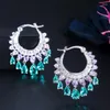 Hoopörhängen CWWZIRCONS Brilliant CZ Crystal Green Dingling Fringed Waterdrop Round For Women Trendy Bohemian Smycken E0451