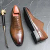 Zapatos casuales hombres hechos a mano de cuero de cuero oxfords de estilo británico de estilo británico de boda suave transpirable para caminar zapatillas de deporte