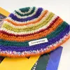 Rainbow Striped Knited Bucket Hats for Women Automn hiver Winter Warm Panama Y2K Set With Gants Sac Designer Mignon drôle de chapeau 240417