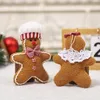 Décorations de Noël Decoration Gingerbread Decoration Cartoon Couple Doll Prenant Party Scene Habill Up accessoires