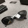 Cat Eye Sunglasses pour femmes Lunettes de soleil Designer Top Quality 16 Fashion UV400 OVAL WITN BOX 4V2I