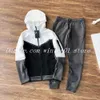 Summer and Autumn Sportswear Tech Tech مجموعة مصممة TechFleece Tracksuit Mens Womans Sports Prouts Swice Track Suits Man Bottoms عرق M-2XL 966