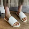 Slippare Summer Fashion Open Toe Flat Bottom Simple Beach Outside Wear Elastic Strap Sandaler för kvinnor Storlek 11