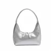 Sier French Crescent Underarm Bag Y2K läder axelväskor Trendiga handväskor Tygväskor för kvinnor Portable Pures Chic Handle Bag A13Z#
