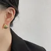 Boucles d'oreilles en peluche vintage gold coque en métal coulé étalon minimaliste pour les femmes bijoux de boucle d'oreille punk en gros bijoux 2024