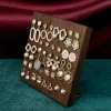 Display smycken arrangör förvaring earing display stativ för butik smyckenhållare ring står trä anpassad örhänge valnöt