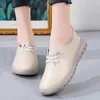 Casual schoenen 2024 Spring herfst flats sneakers vrouwen echte lederen mocassins vrouw slip-on loafers vrouwelijke bootschoen