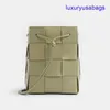 Damesontwerper Cassette Cross-Body Bucket Botegaveneta Mini/kleine maten Intraccio Leer Cross-body emmertas Interieur Open Pocket Drawing Sluiting MV7J