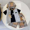 Çocuk Giyim Çocuk Setleri Tasarımcı Marka Erkek Kız Kısa Etek Seti Yaz Gençlik Giysileri Yumuşak Nefes Alabilir Bebek Kısa Knapıt Seti 90-150