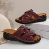 Casual Shoes 2024 Summer Wear Flat Non-Slip medelålders kvinnors sandaler Bekväma mjuka sulor för äldre