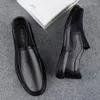 Casual Shoes Designer marka Wysokiej jakości mokasyny Masaż Sole Men's Oryginalne skórzane skórzane spacery na świeżym powietrzu