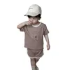 Наборы одежды 2024 Корейская детская летняя одежда для детского костюма Детский сет с двумя частями мальчики-мальчики мальчики
