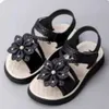 Sandales 2024 Été Nouvelles filles sandales enfants sandales florales avec 1 fleur princesse douce pour les chaussures robes de fête de mariage enfants sandales 12-25 240419