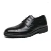 Casual Shoes Spring Grube Soled Oxford Men's Lace Up Business Skórzanie luksusowe wysokiej jakości mokasyny