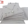 Halsband 1 bit bärbar grå sammet smycken arrangör väska fällbara örhängen ringkedja hänge halsband display förvaring rullväska