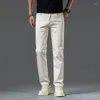 Herren Jeans 2024 Sommer Luxus Weiß für Männer komfortable Baumwollstoff Straight Hosen Klassische Stil Denimhose Männlich